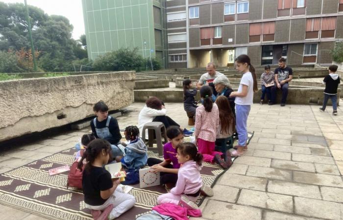 Bringing reading to the streets to escape exclusion