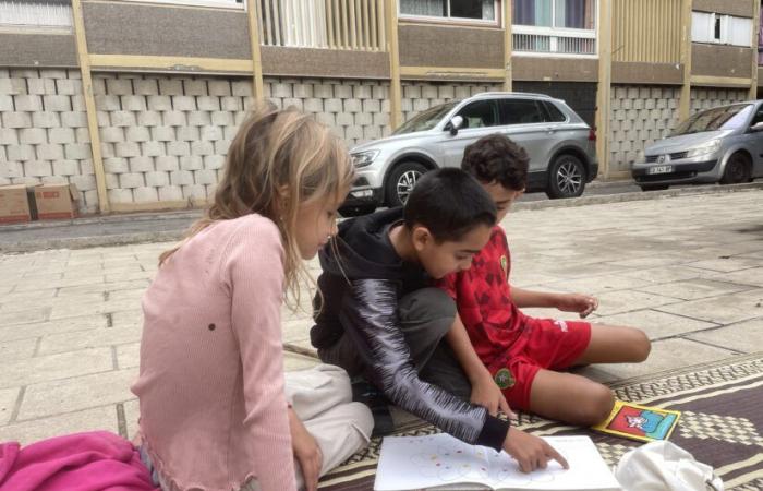 Bringing reading to the streets to escape exclusion