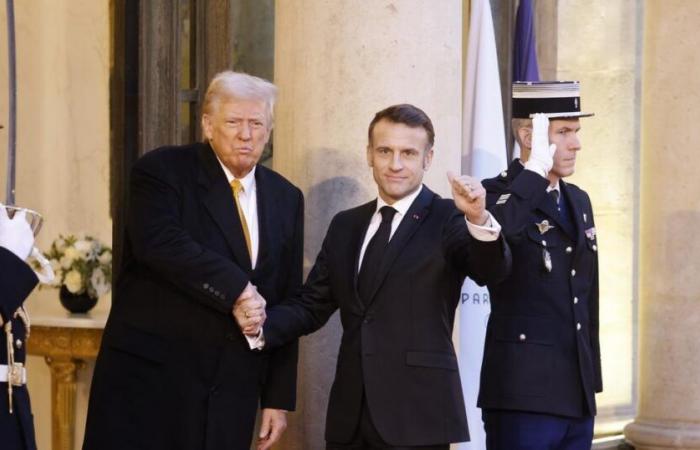 Donald Trump welcomed at the Élysée by Emmanuel Macron