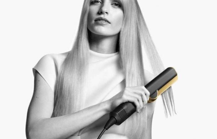 The Dyson Airstrait™ Black Friday limited edition straightener is still in stock, and at a crazy price