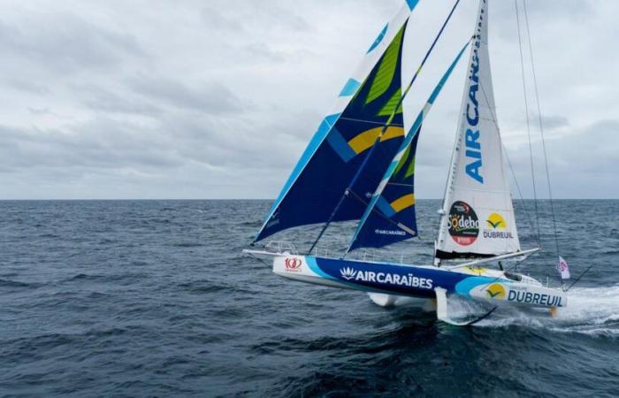 despite major damage, Sébastien Simon narrows the gap on leader Charlie Dalin