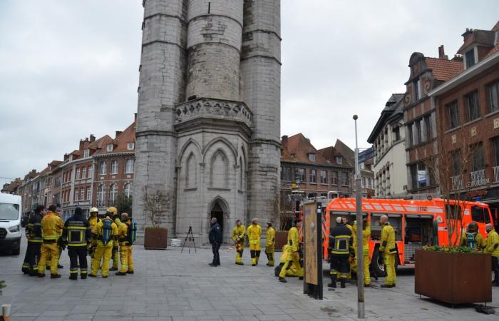 Fire simulation at the Tournai belfry and life-size exercise for firefighters: the carillonneur was saved!