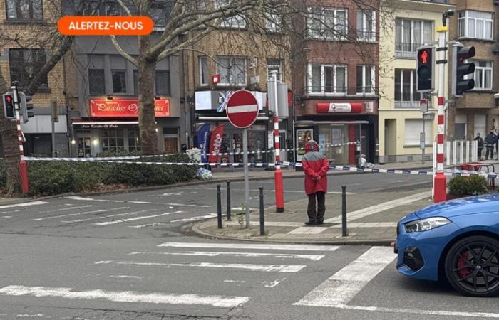 Bullet holes on the door of a bookstore in Evere: what happened? “All avenues are open”