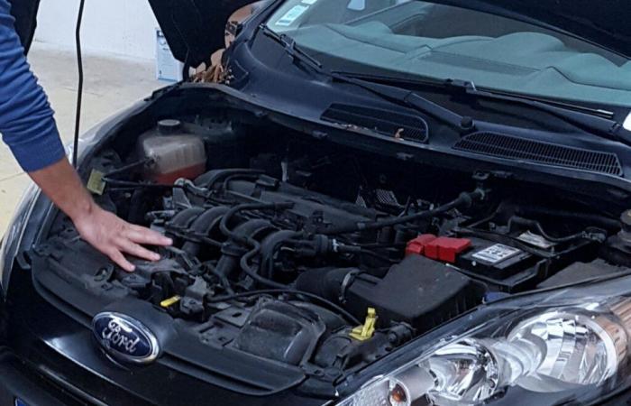 North. They steal an unusual part from under the hood of a parked car: two men arrested