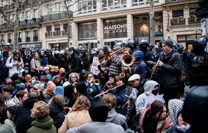 Activists fight back against “the convergence of bullies” led by Bolloré