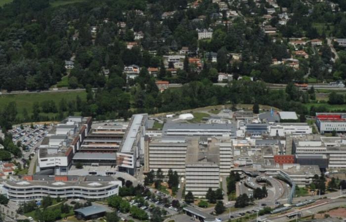 Saint-Etienne. The hospital is in the top of this ranking and even gains six places