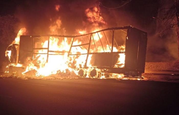 a heavy goods vehicle catches fire on the A9 motorway