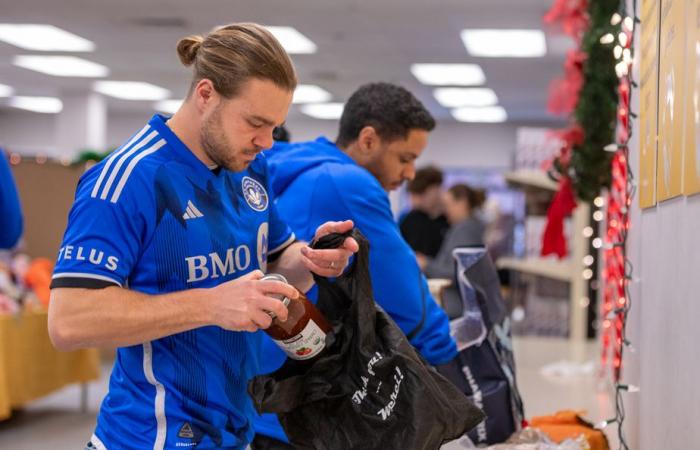 Volunteer | CF Montreal lends a helping hand to Sun Youth