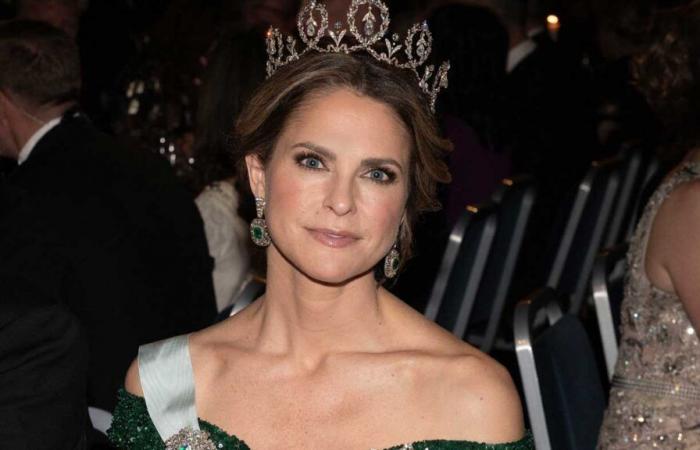 Princess Madeleine's sparkling return to the Nobel Prizes in a dress with voluminous train and the Connaught tiara