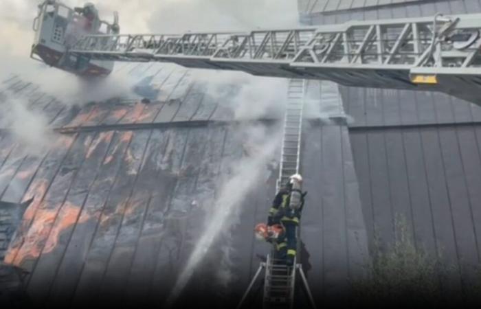 PHOTOS – Around a hundred firefighters mobilized to respond to the fire on the roof of the church of Saints François in Montpellier