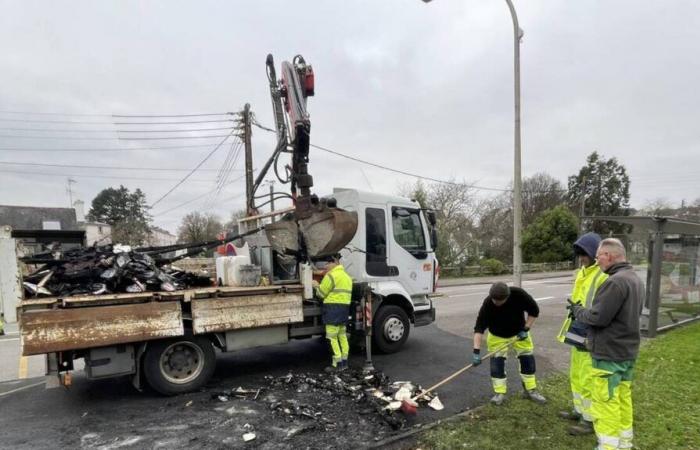 A donation cabinet destroyed by a fire in Quimper