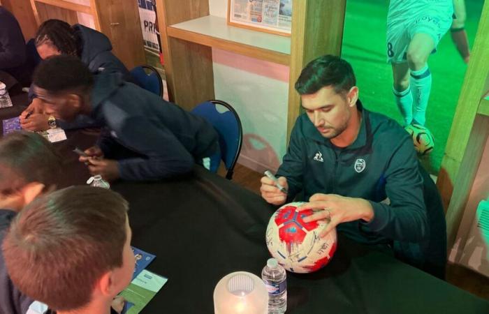 “We were able to get our balloons signed! »: in Troyes, professional players from Estac increase contacts with young players from Aube