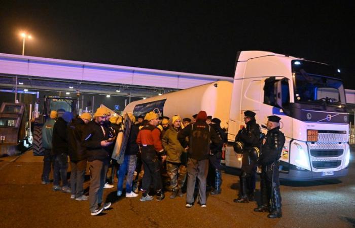 DIRECT. Anger of farmers: the CR47 causes traffic jams on the A62 north of Toulouse, strong tensions between demonstrators and police