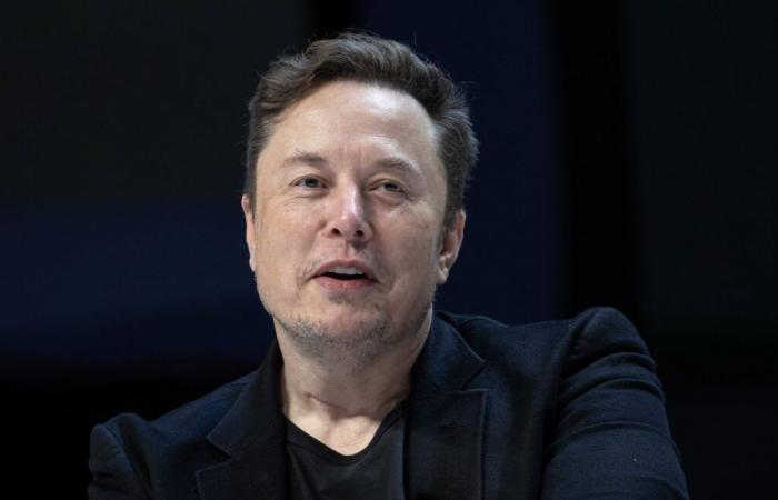 Elon Musk becomes the first to exceed $400 billion