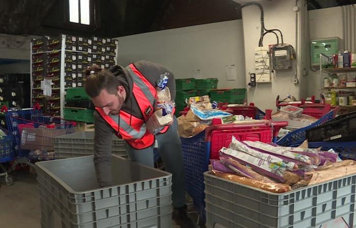 the “formidable chain of solidarity” for the food bank continues, after a terrible fire