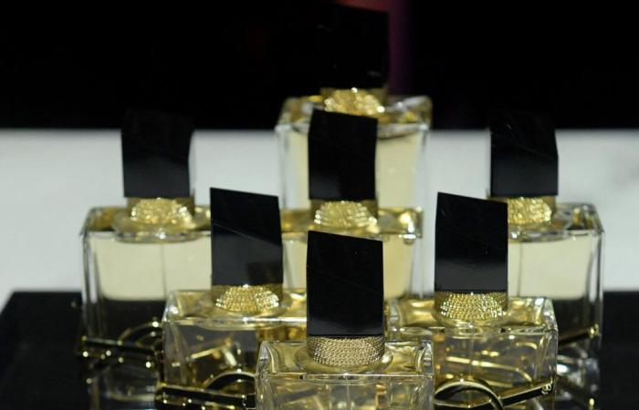 the sale of fake perfumes is growing, how can you avoid being fooled?