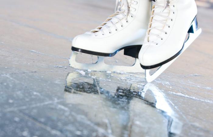 The largest outdoor ice rink in Paris is set up in the 15th arrondissement