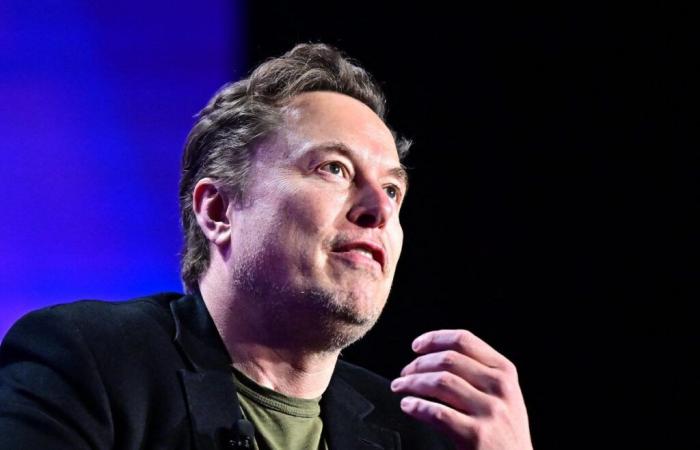 Musk first man to own a fortune of more than $400 billion