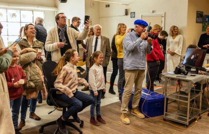 Yann Arthus-Bertrand sets up his photo studio in Marseille