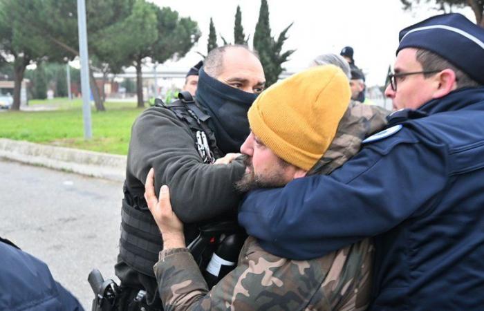 DIRECT. Anger of farmers: after the blocking of the Toulouse-north toll on the A62, they go to a Toulouse hypermarket