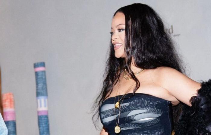 Too “vulgar” for a mother? Rihanna criticized for her “shameful” outfit