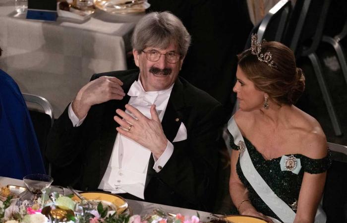 Princess Madeleine's sparkling return to the Nobel Prizes in a dress with voluminous train and the Connaught tiara