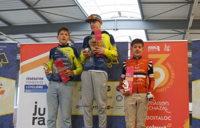 Creusot Cycling: Mathieu Perroux at the foot of the podium at the Regionals in Château Chinon, Hugo Antunes on the podium in the Jura