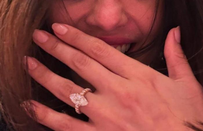 How to Get Selena Gomez’s Engagement No-Mani Mani