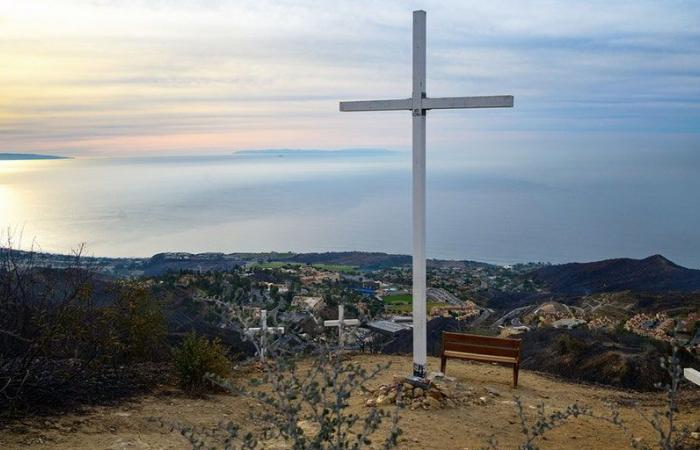 Cross overlooking Malibu offers hope to Pepperdine after surviving Franklin Fire