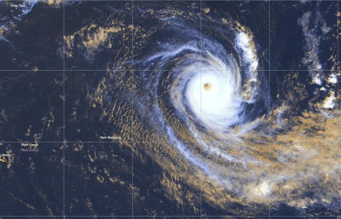 the cyclone season begins in the Indian Ocean 13/12/2024