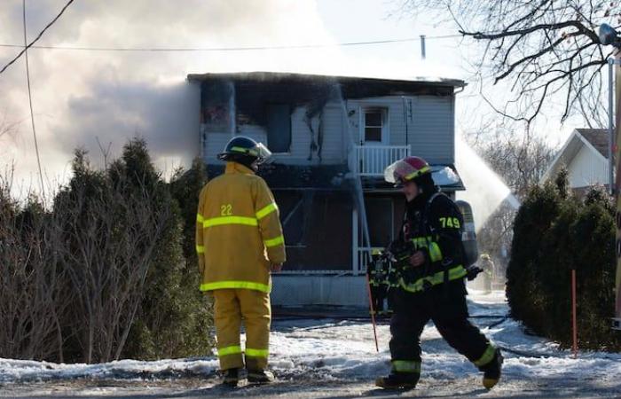 A fire devastates a duplex in Champlain