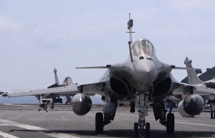 Two Rafale M from the aircraft carrier Charles de Gaulle flew over Kosovo for the benefit of NATO