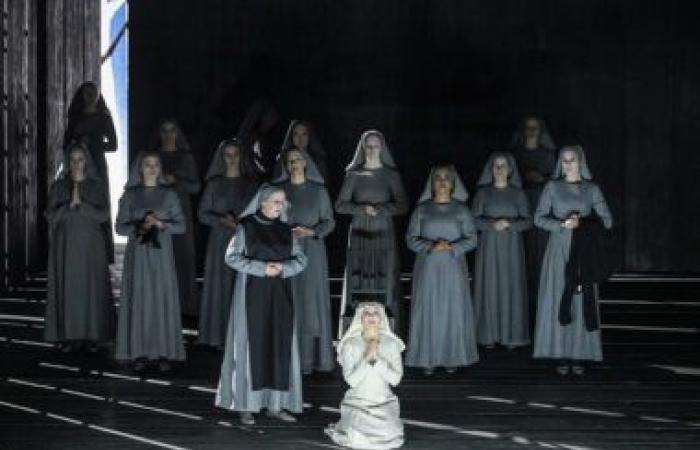 Incorruptible Dialogues of the Carmelites by Olivier Py at the Théâtre des Champs-Élysées