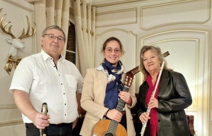 Benac. Nativity scene and classical music at the Romanesque church