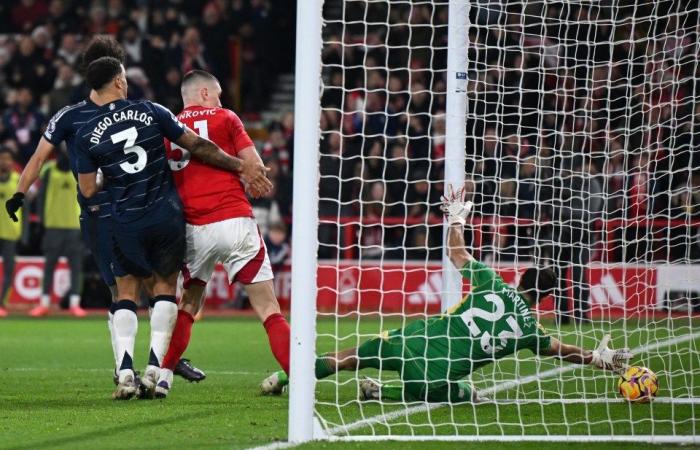 Emiliano Martinez goes from hero to zero as last-gasp goal sees Nottingham Forest leapfrog Man City