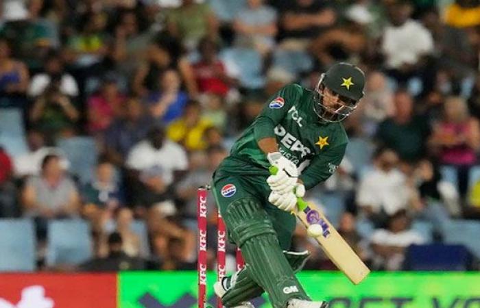 Abbas Afridi, Irfan Khan slammed for ‘denying’ 100