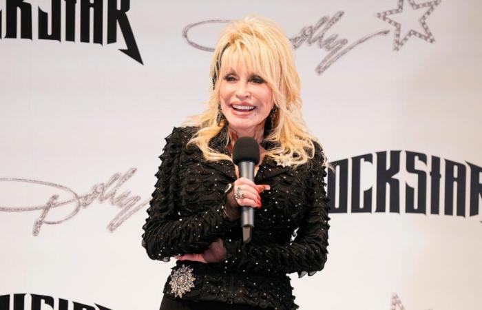 Dolly Parton shares a request husband Carl Dean made early in marriage