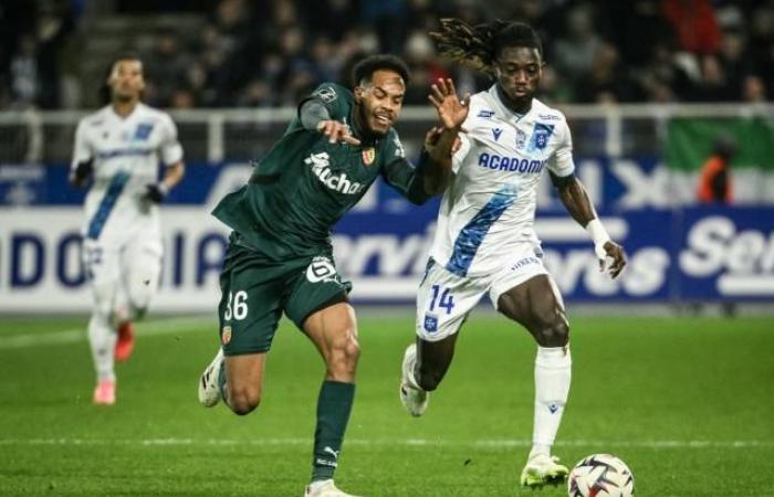 Auxerre holds off against Lens in Ligue 1