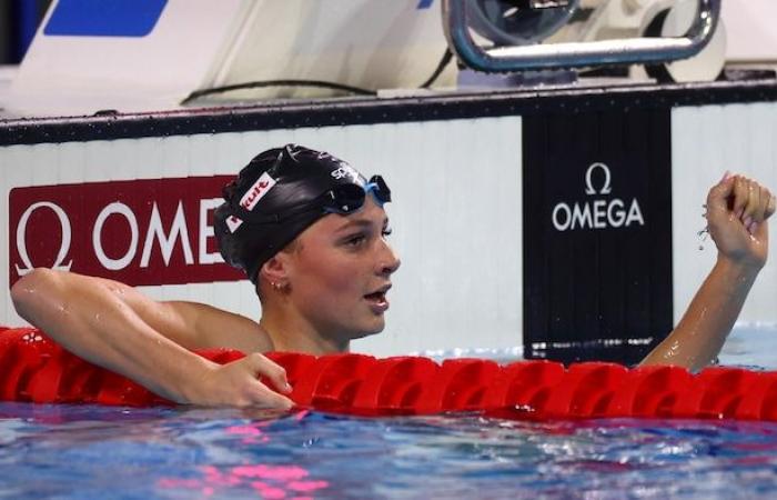 Another gold medal and another world record for Summer McIntosh