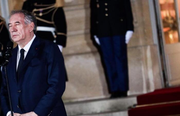 François Bayrou, without a majority in the Assembly, consults to compose his government