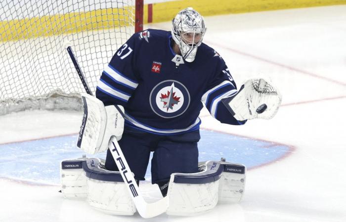 Canadian-Jets | Patrik Laine taunts Connor Hellebuyck before their first confrontation