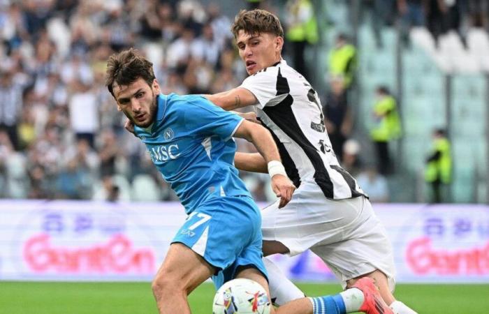 Napoli overthrow Udinese and keep the pressure on Atalanta