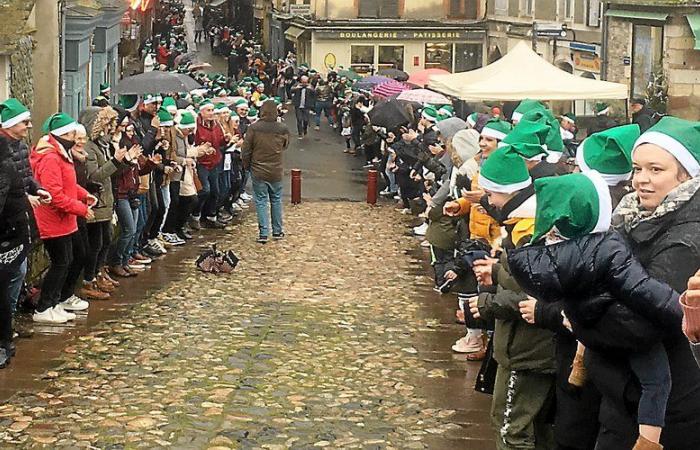 Image of the day: more than 1,500 participants attempted to break the footbreaker world record in Espalion