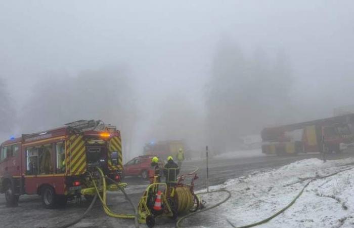 Renovated in 2022, the chalet at the Champ-du-Feu resort completely ravaged by a fire