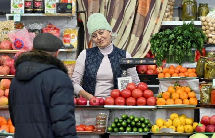 As the holidays approach, Russians worry about the rise in the price of tangerines