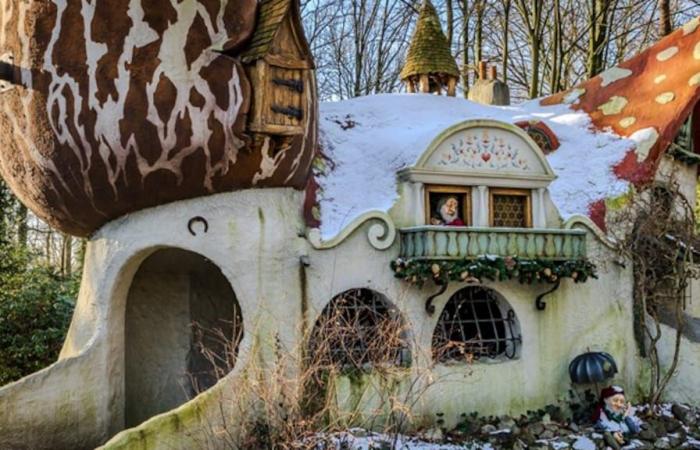 Porn film shot in the Efteling, actress walks through the Fairytale Forest