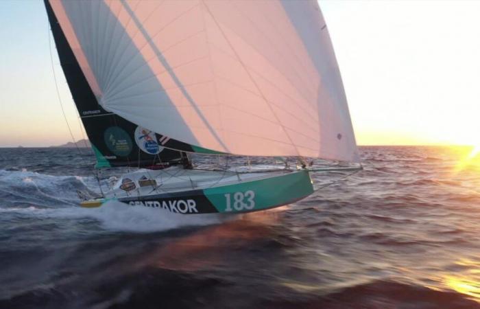 VIDEO – On board the sailboat of Mikaël Mergui, professional skipper, with high school students who are discovering life on board