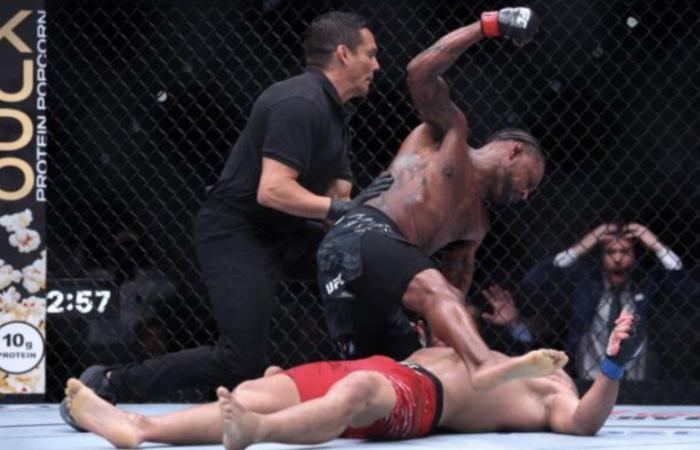 Ottman Azaitar humiliating defeat against Michael Johnson (Video)