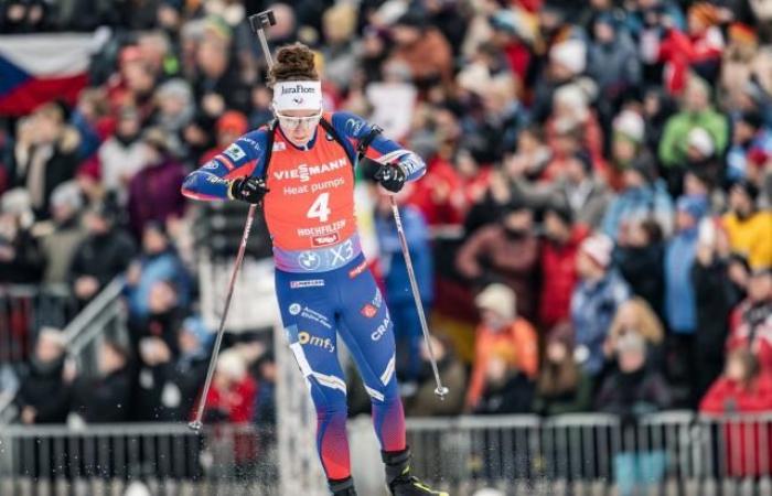 The French women second in the relay behind Germany in Hochfilzen