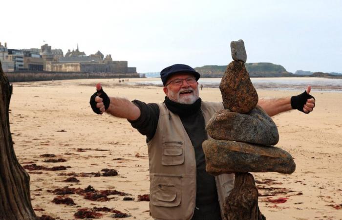 his ephemeral sculptures on the beach defy the laws of gravity